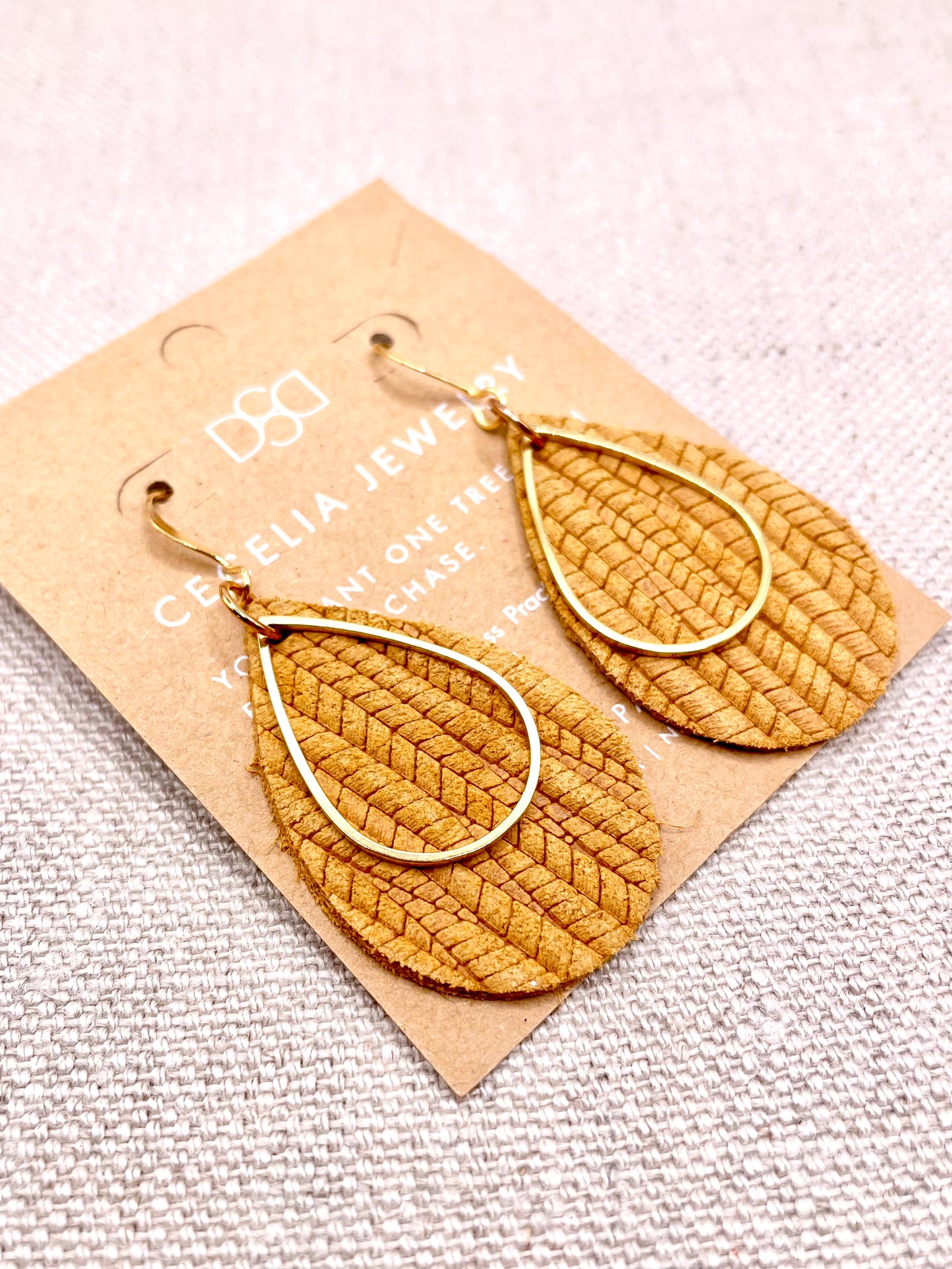 Cutie Teardrop Earrings with Teardrop Frame | Mustard