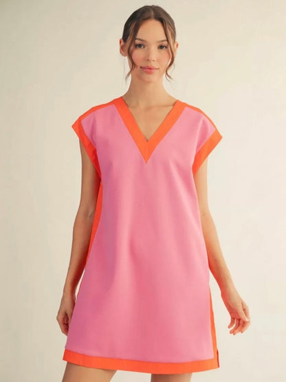 Jodifl Contrast Accent V-Neck Dress – Pink/Orange