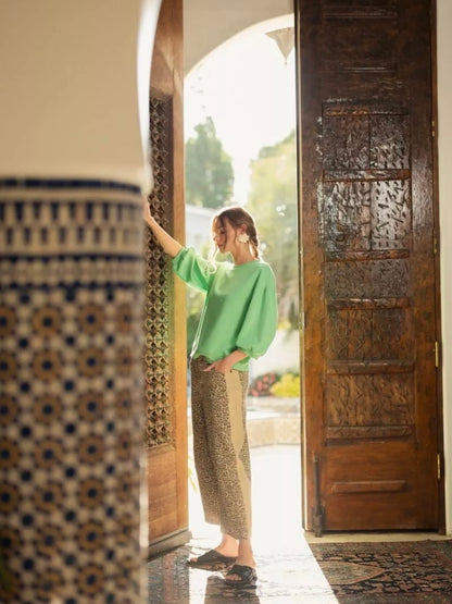 Jodifl Solid Sweatshirt Top With U-neck 3/4 Sleeves - Apple Green