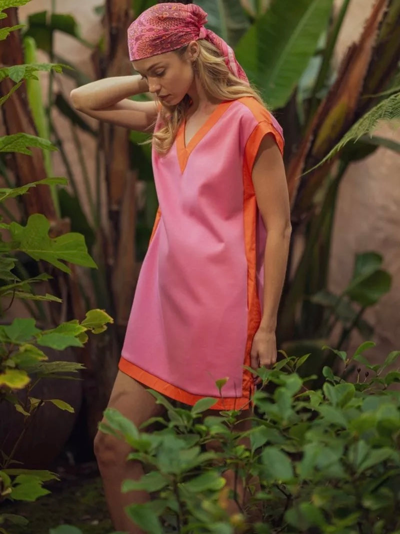 pink and orange combination dress Jodifl Contrast Accent V-Neck – Pink/Orange Large / Pink/Orange 4917D COLOR:Nude-Silver Date Night Revolve Outfits Katelynn is 58 and