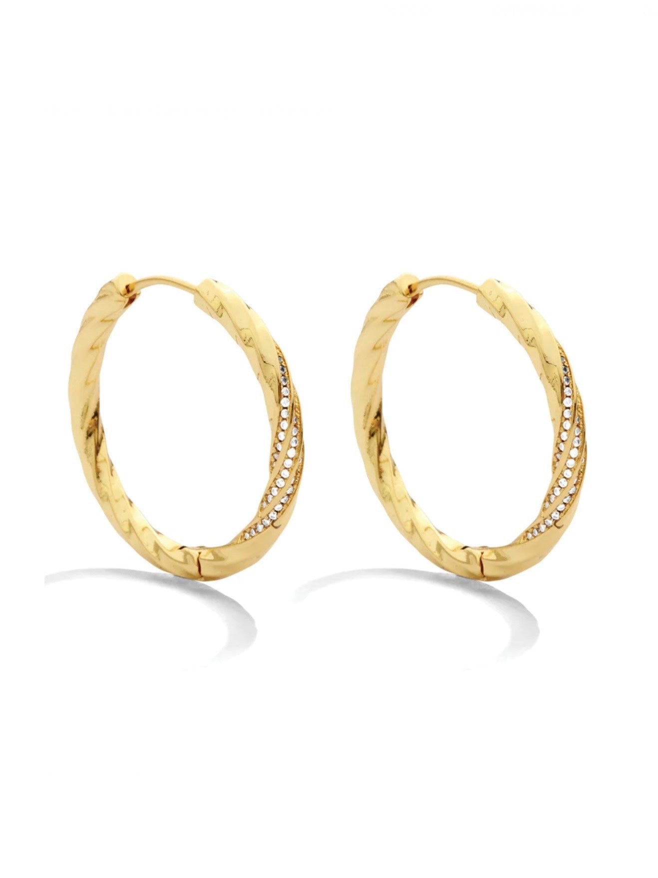 SMALL TWIST HOOPS