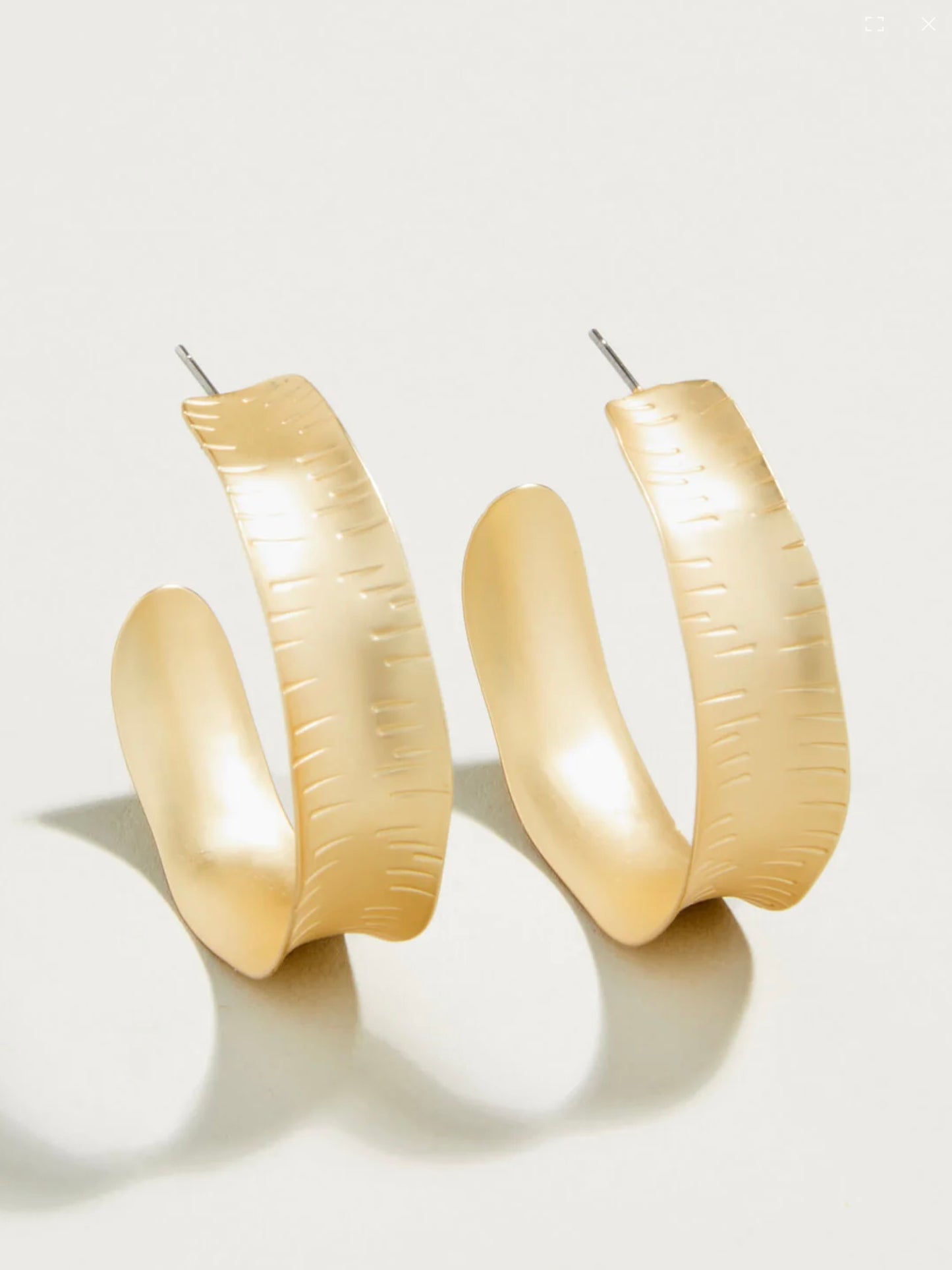 Queenie Hoop Earrings Gold