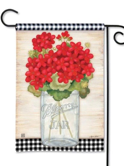 Geranium Blooms Garden Flag (Flag Stand Sold Separately)